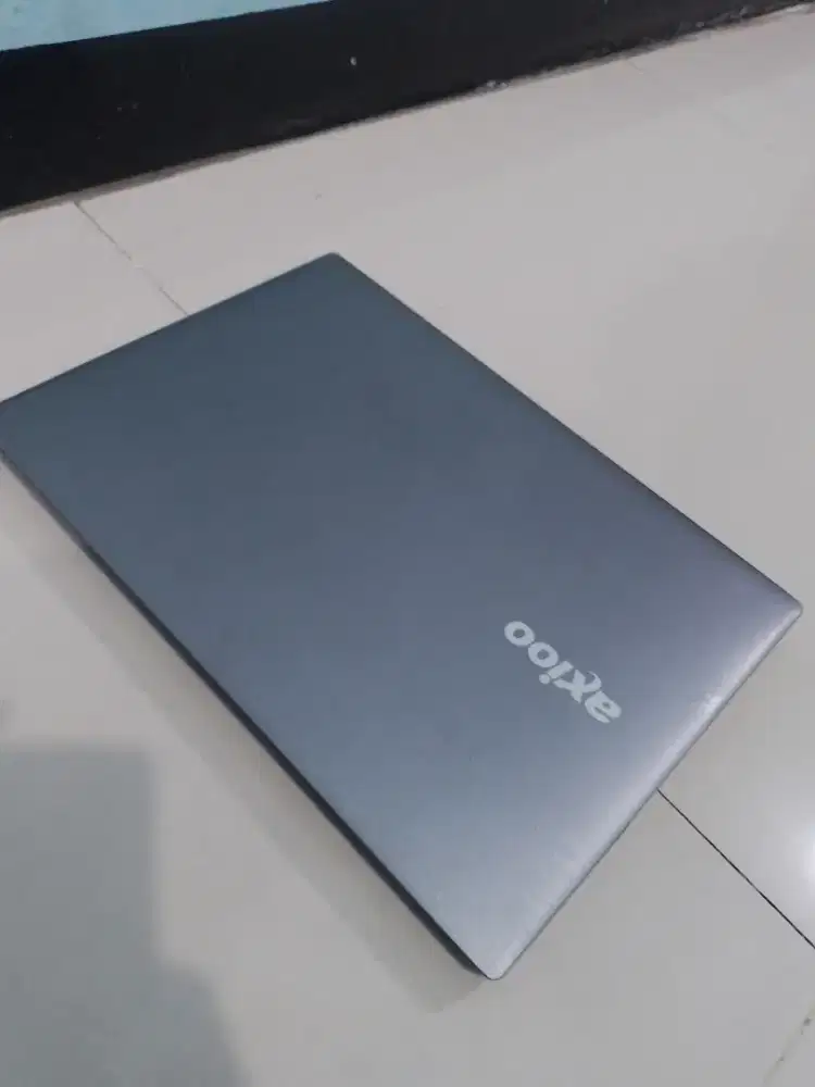 Laptop axio neon ( core i7 8cpu ) + ram 8