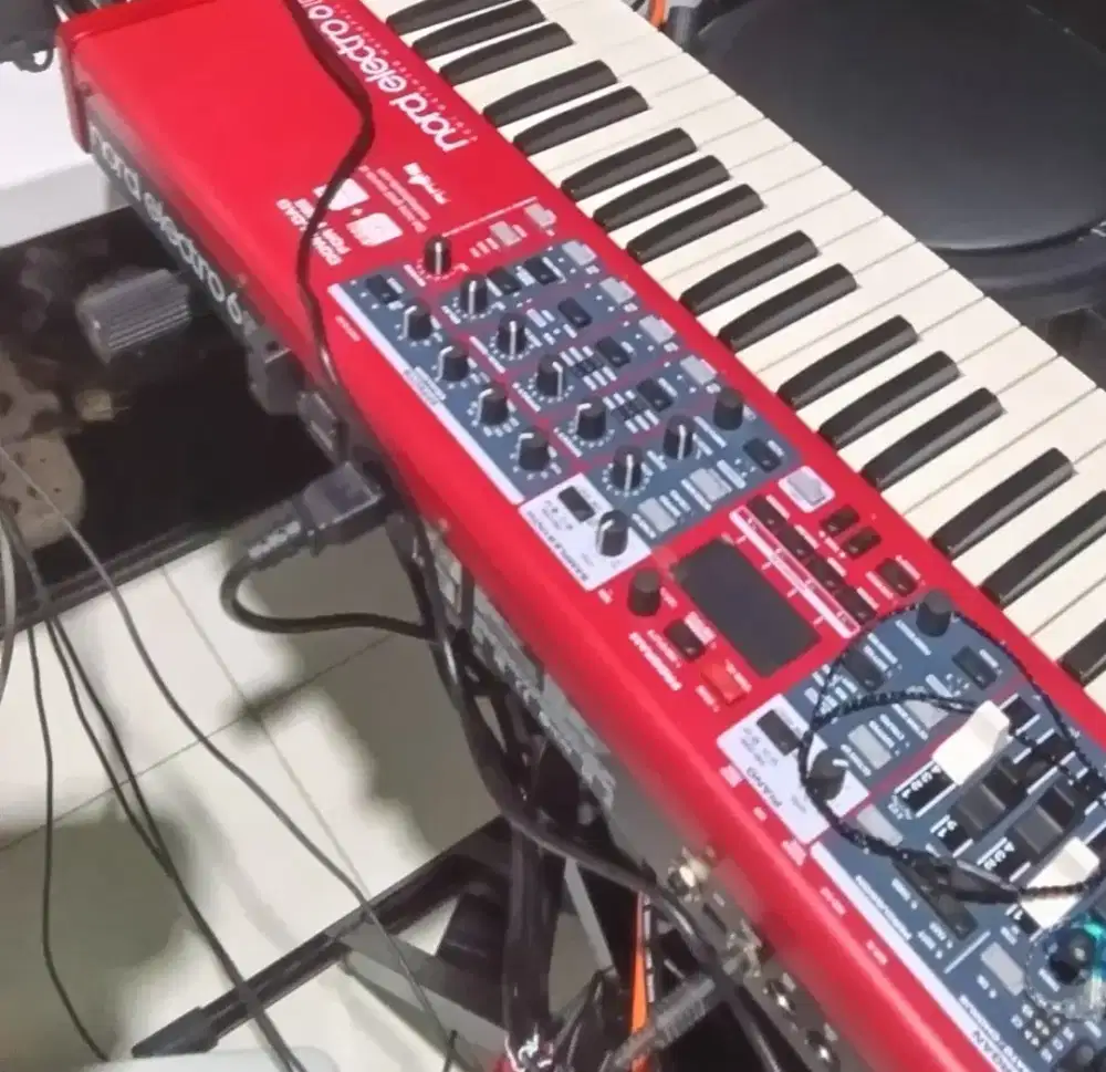 PIANO DIGITALLY KEYBOARD PIANOS NORD ELECTRO PIANO SYNTH PAD XO RED 61