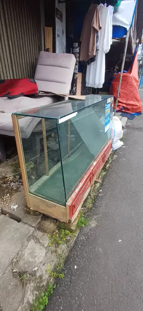 Etalase kaca tebal 150 x 100
