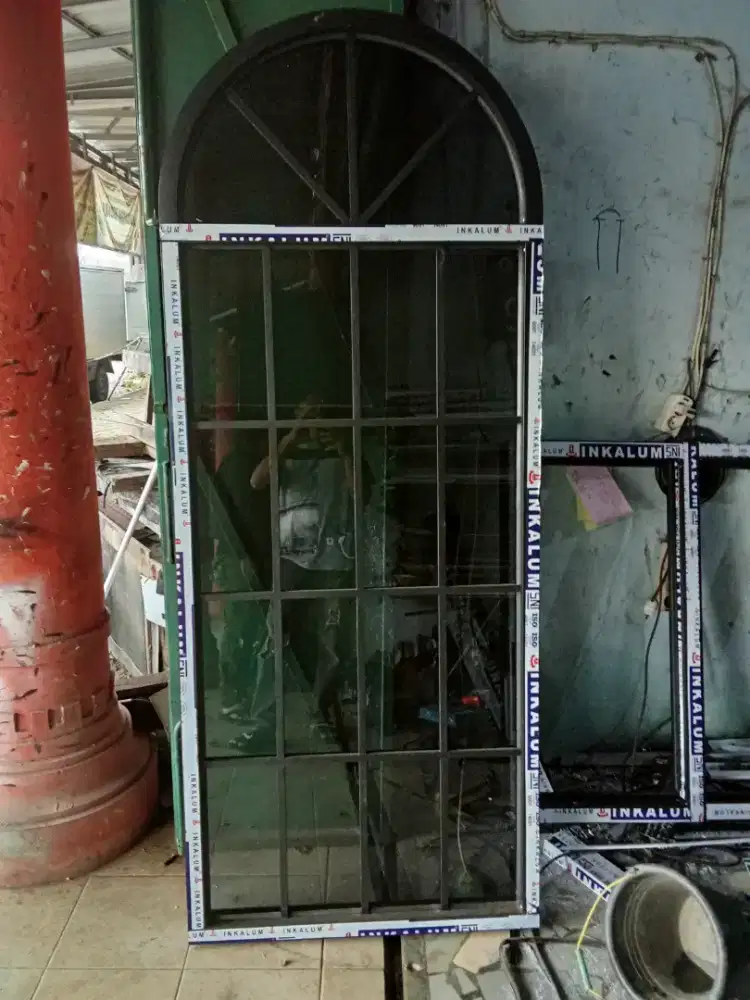 Jendela lengkung alumunium