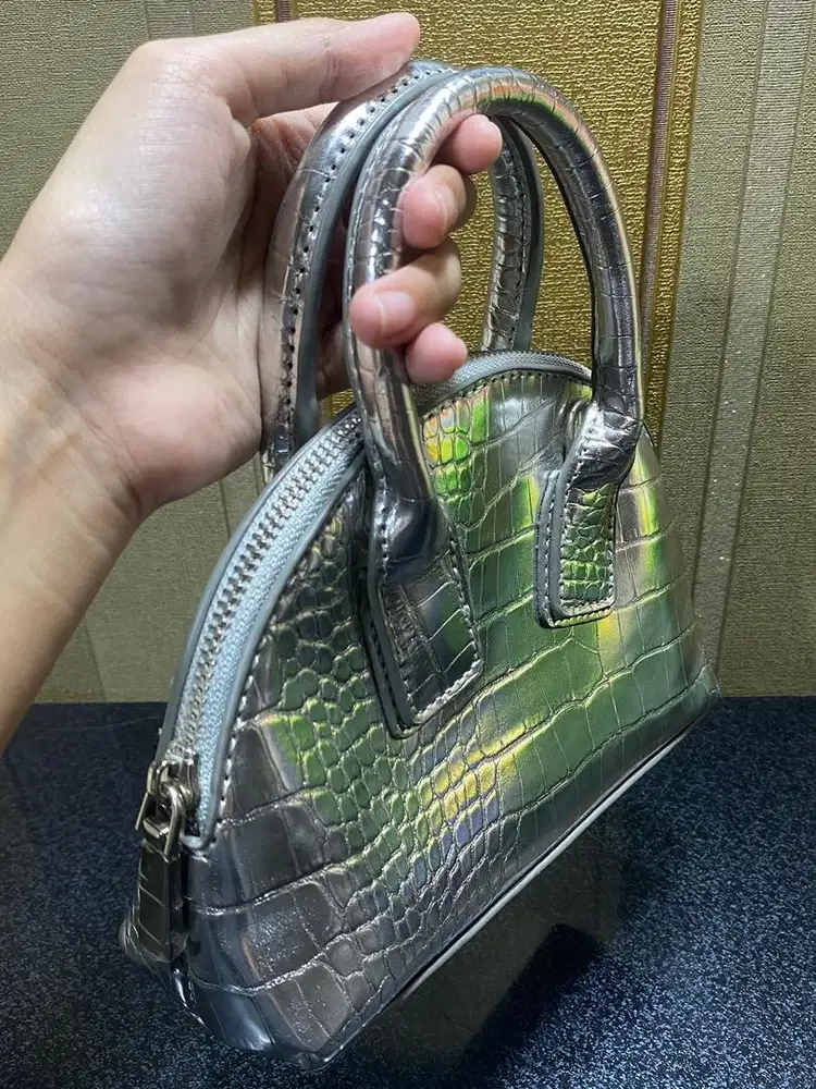 Preloved Calvic Kylie Hand Bag Sling Bag