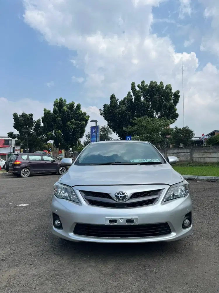 Corolla Altis V 2.0 AT 2011