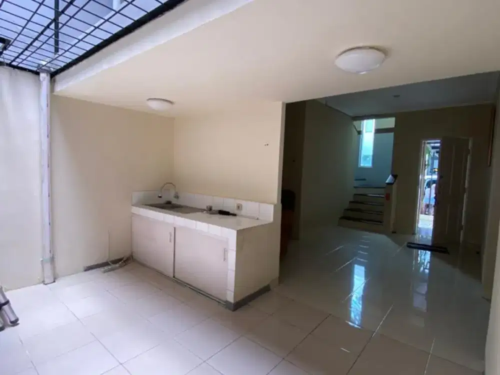 Jual Cepat Rumah Murah  2 Lantai di Puri Town House BIntaro Sektor 9