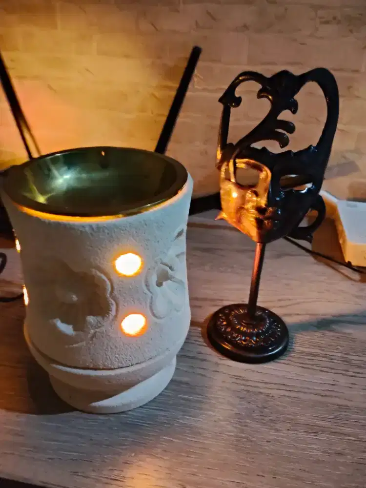 Pengharum Ruangan Listrik keramik estetik + Bonus hiasan meja