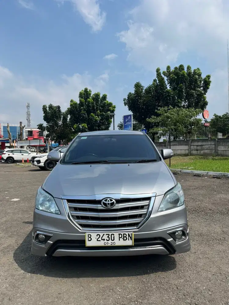 INNOVA 2.0 V LUX AT 2015 CAPTAIN SEAT