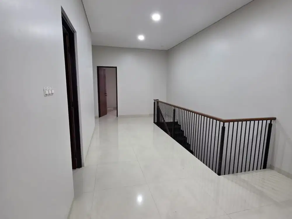 rumah 2 lantai di singgasana dekat sekolah