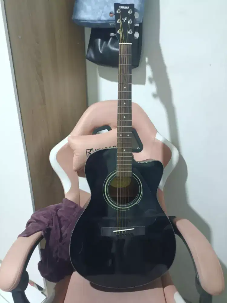 Gitar Yamaha Fs100c