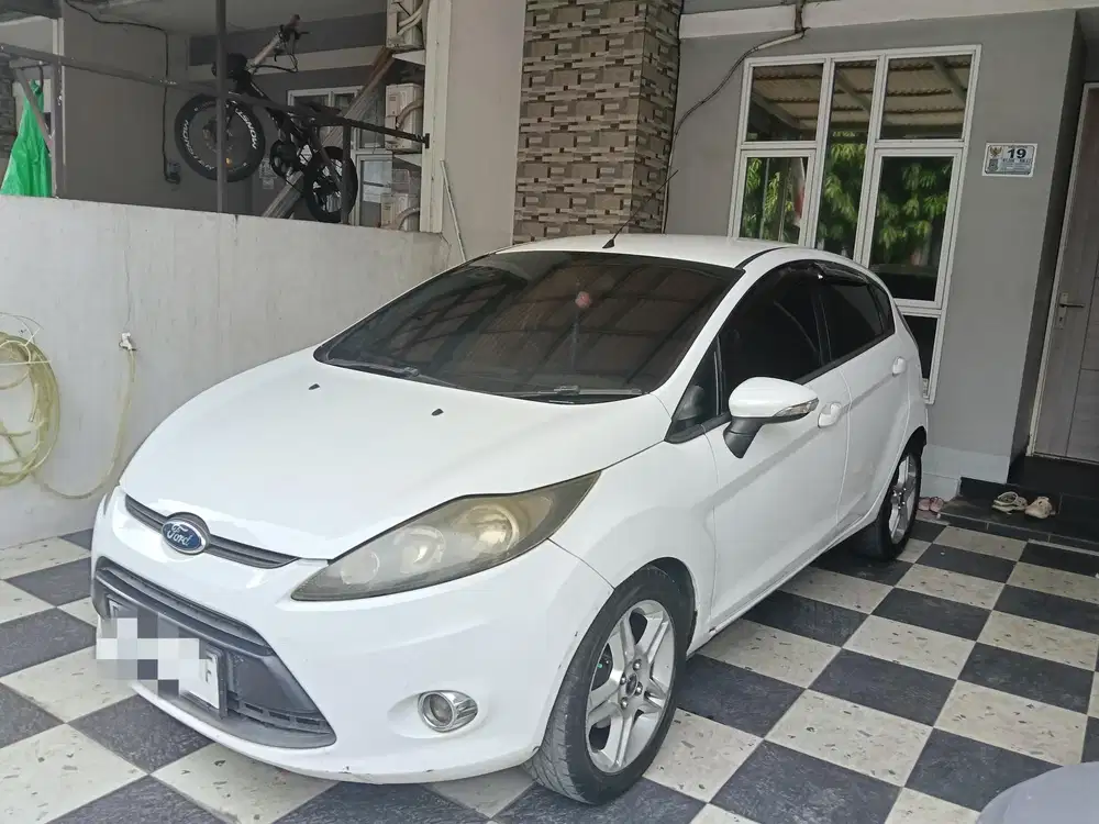 Dijual Ford Fiesta 2011 Bensin
