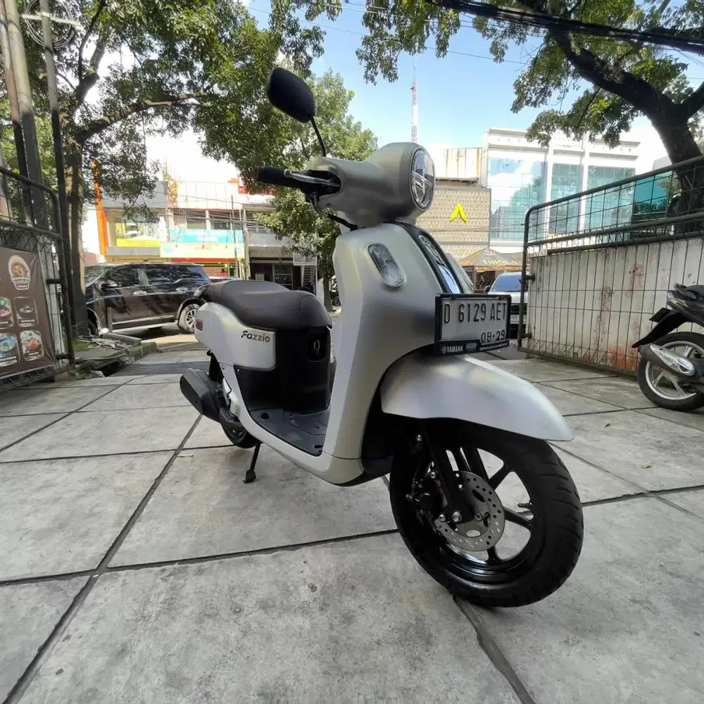 Yamaha fazzio 125cc lux hybrid 2024 Warna Putih