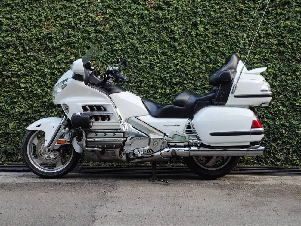 HONDA GOLDWING GL 1800 2011 FULLPAPER FULL SPEC SANGAT ISTIMEWA