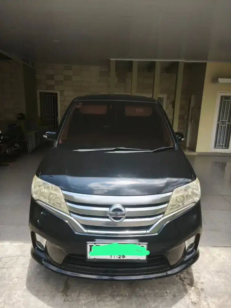 Nissan Serena 2013