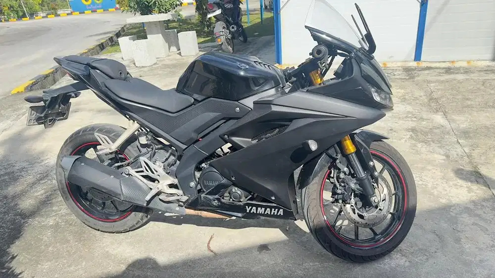 BU YAMAHA R15 hitam