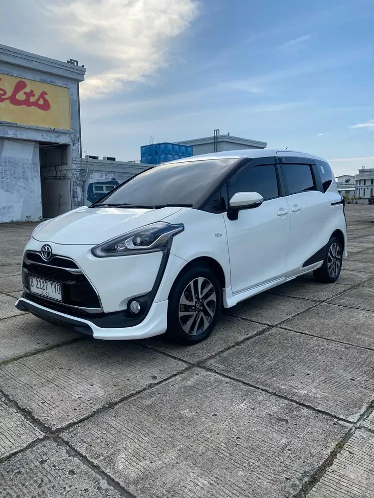 Toyota Sienta 1,5 Q Cvt 2019