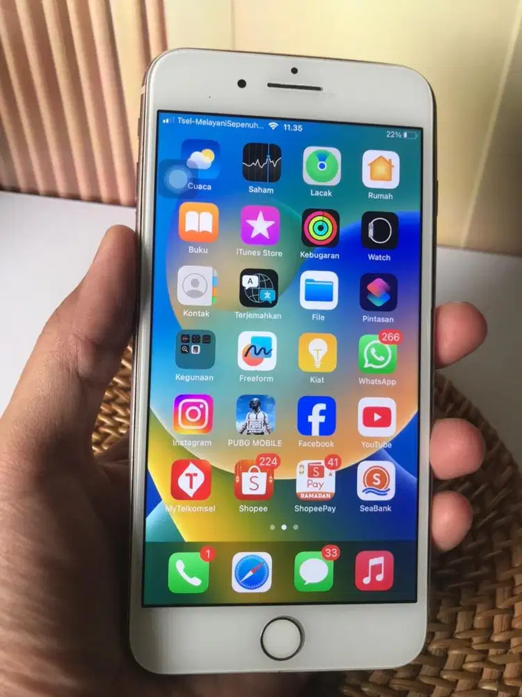 iphone 8 plus 64 gb all opeator