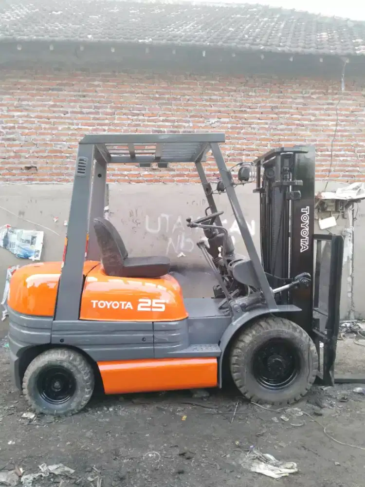 Forklift toyota 2.5 ton