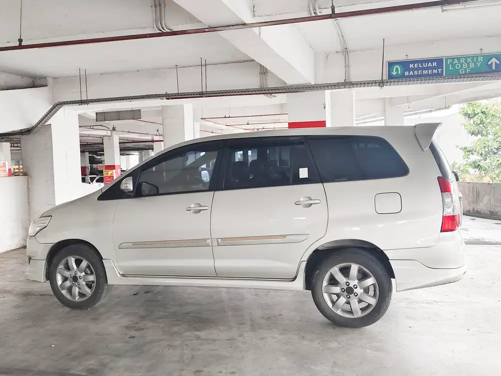 Toyota Kijang Innova 2013 Bensin
