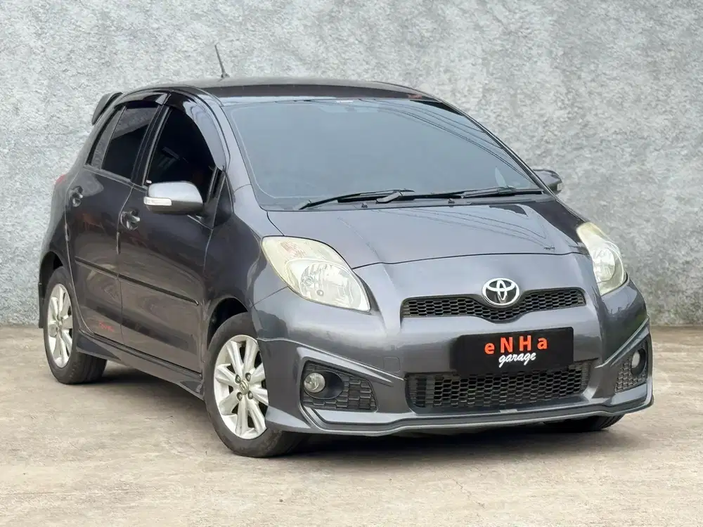 Toyota Yaris S - Limited 1.5 A/T 2013.. eNHa garage Semarang.
