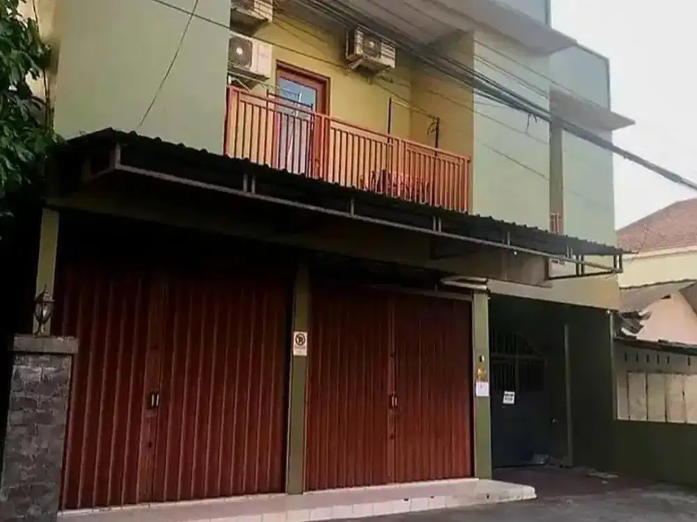 Ruang usaha + kos2 an + rumah induk di condong catur sangat istimewa murah