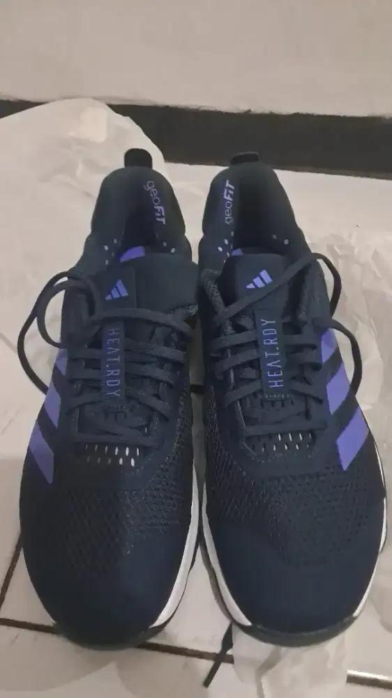 Sepatu adidas size 45