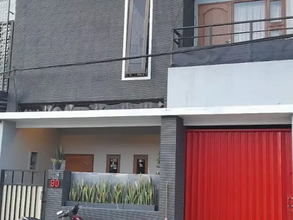 Rumah bagus 3 lantai murah di maguwoharjo