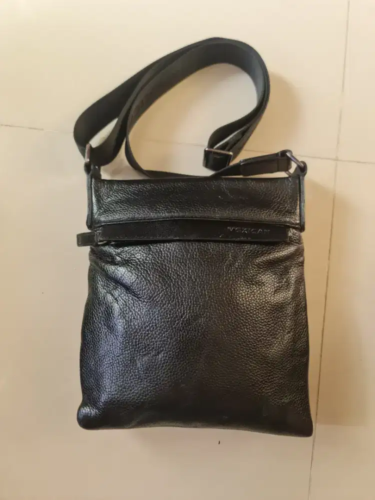 75. Tas Pria Leather Sling Bag Mexican Black

ASLI KULIT Second
