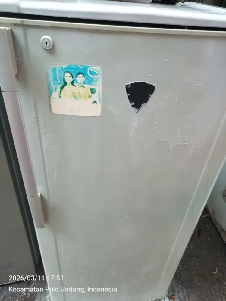 Frezer 6 rak ORI blm diservic siap pakai