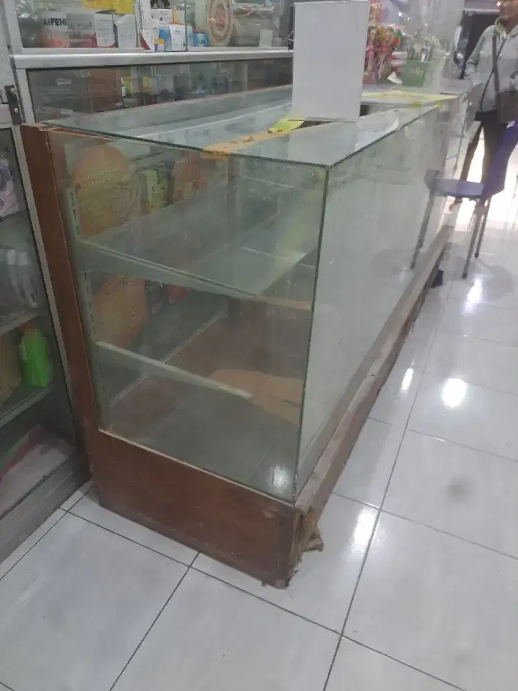 Dijual Etalase kaca