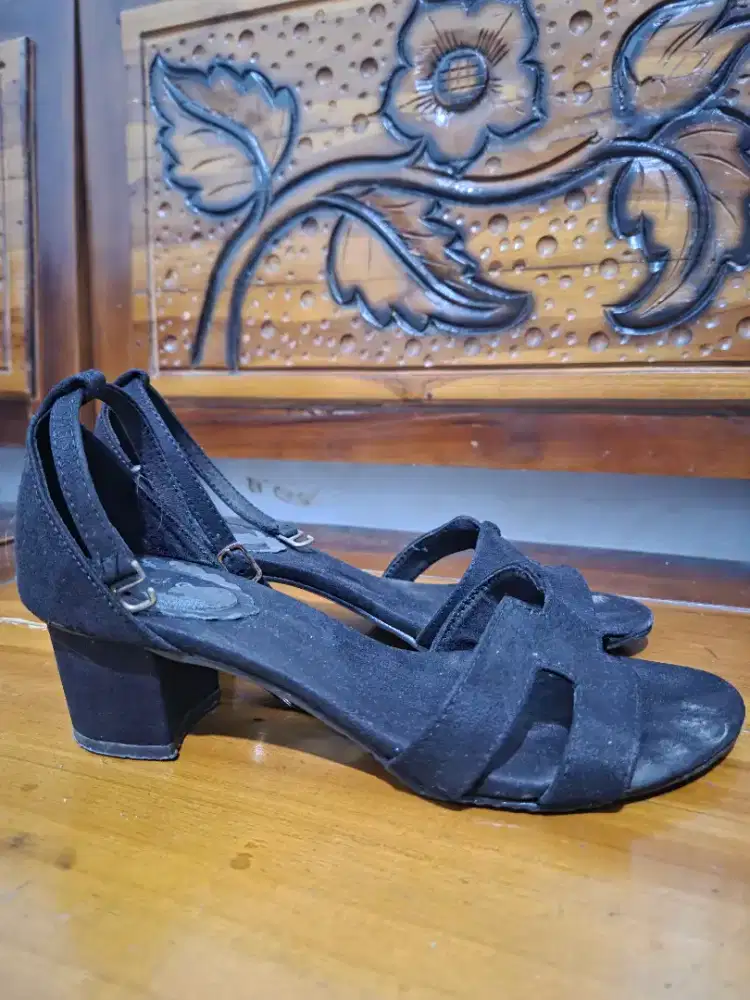 Sepatu hak tinggi/highheels fladeo 38/39