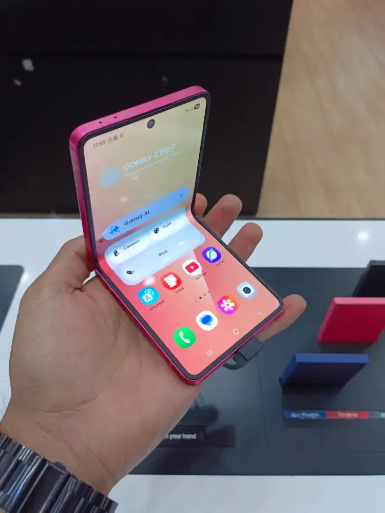 Samsung Galaxy Z Flip 7 12/256GB Cicilan Tanpa Kartu Kredit Bunga 0%