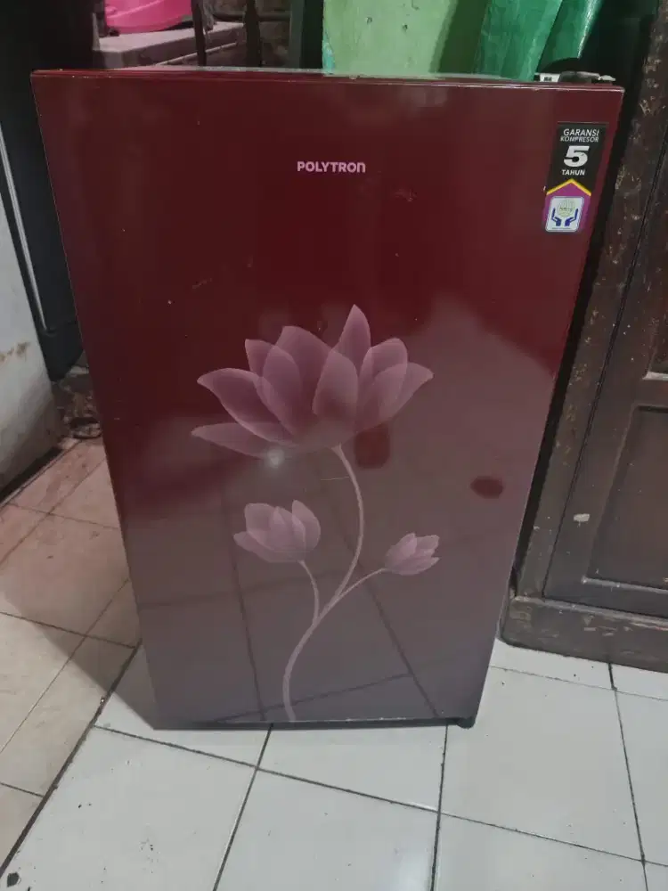 Kulkas 1 pintu merek polytron