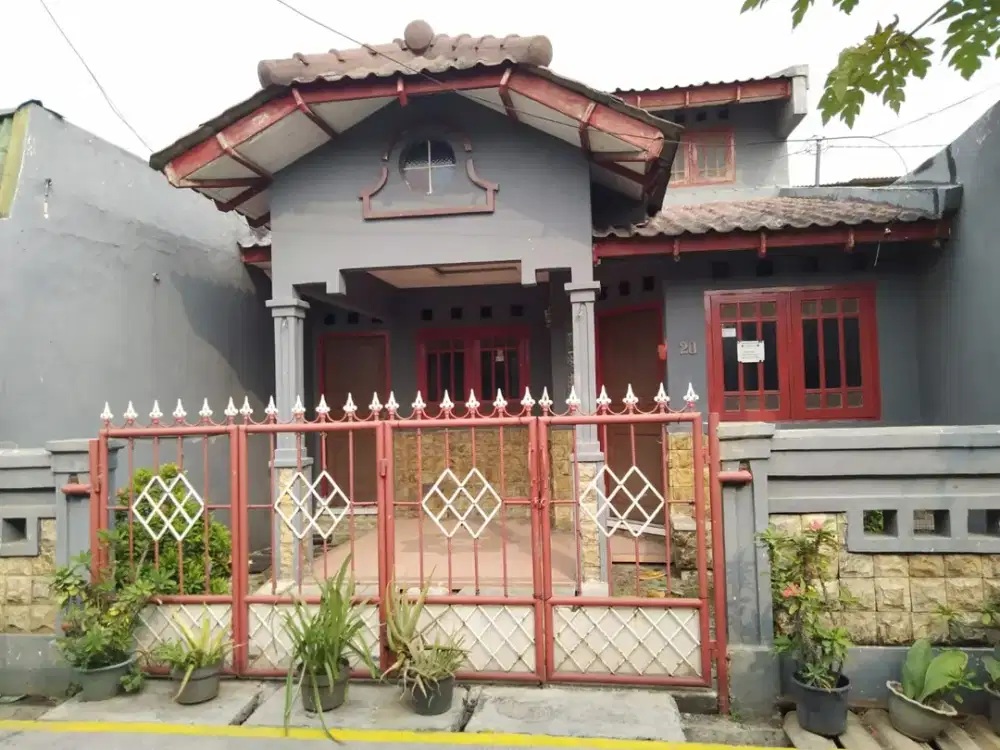 Di Sewakan Rumah 4 Kamar di Depok 2 Tengah