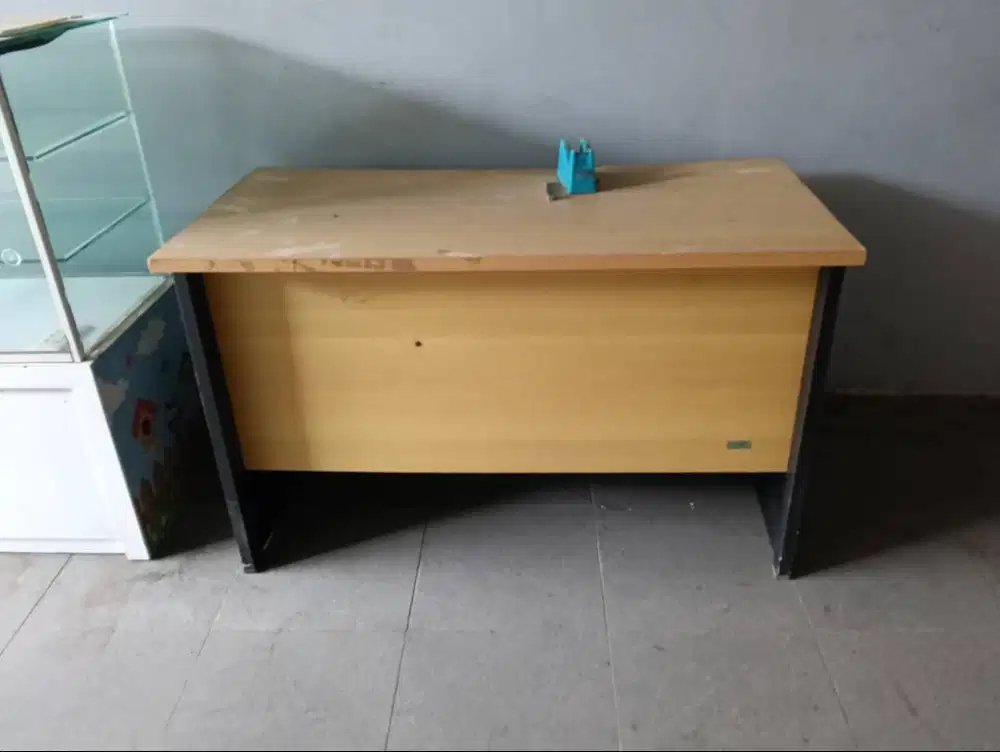 JUAL CEPAT Meja Kantor / Meja Kerja -  Kokoh & Harga Murah