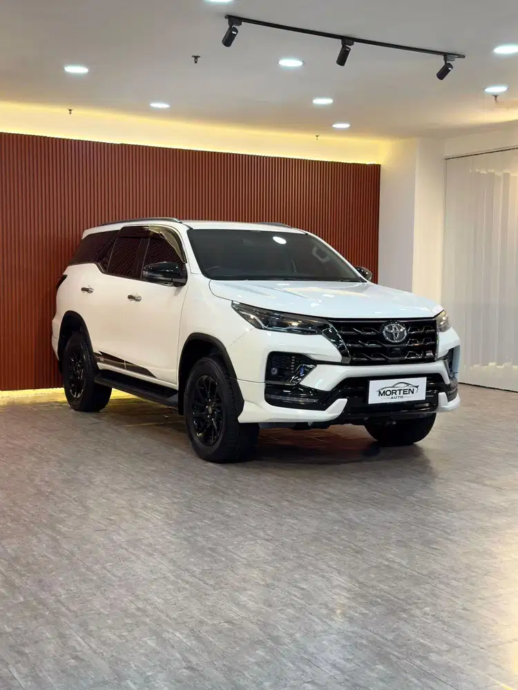 Toyota Fortuner 2.8 VRZ GR Sport 2023 Km 20 Ribu Record Antik Garansi