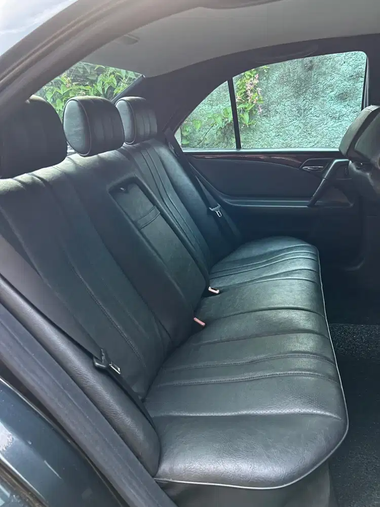 Mercedes-Benz E230 1997 Bensin