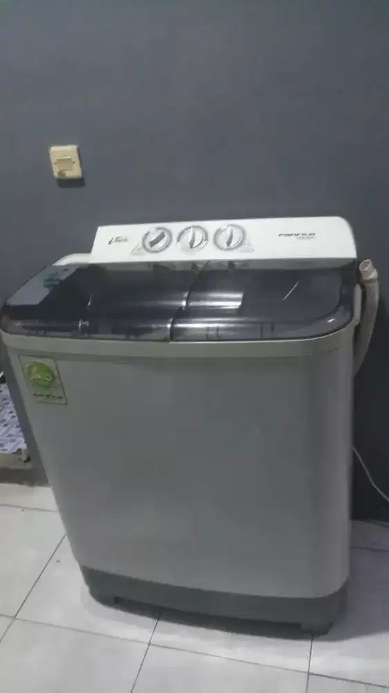 Mesin cuci 9kg merk panfila mulus normal