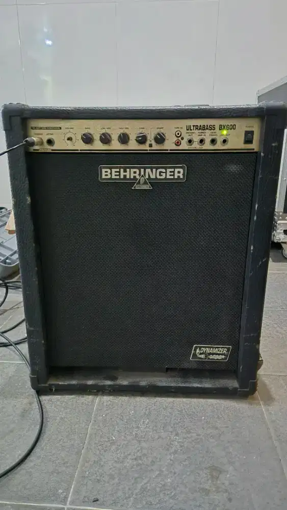 Amply Bass Behringer Ultra Bass BX600