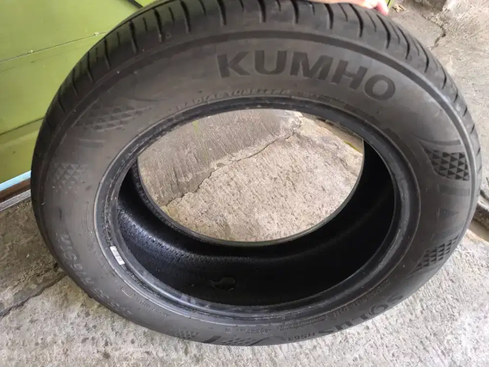 Kumho Solus HS63