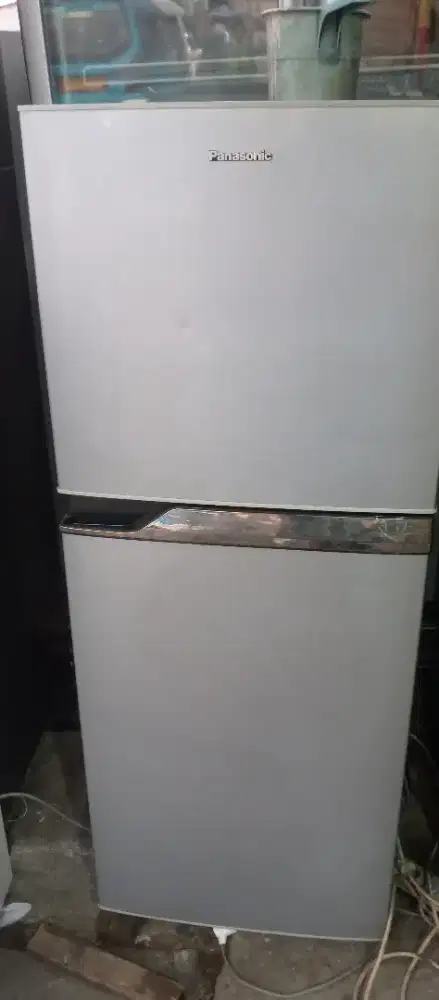Kulkas panasonik 2 pintu