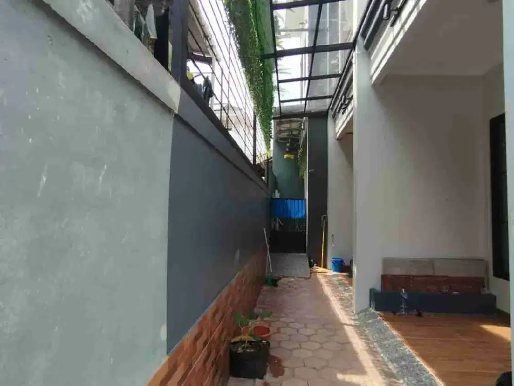 rumah siap huni akses motor di utan kayu utara jakarta timur