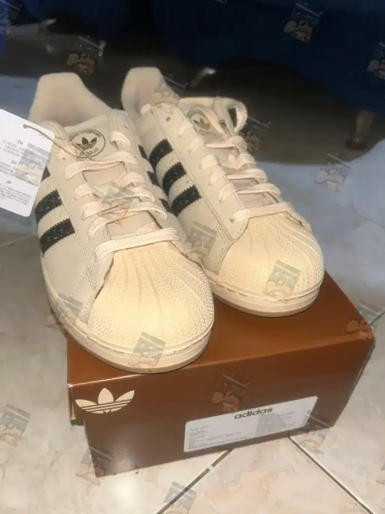 Sepatu Adidas Superstar Papua Island Edition