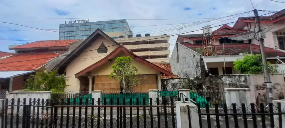 Di jual,rumah tua(tanah) cocok untuk Investasi