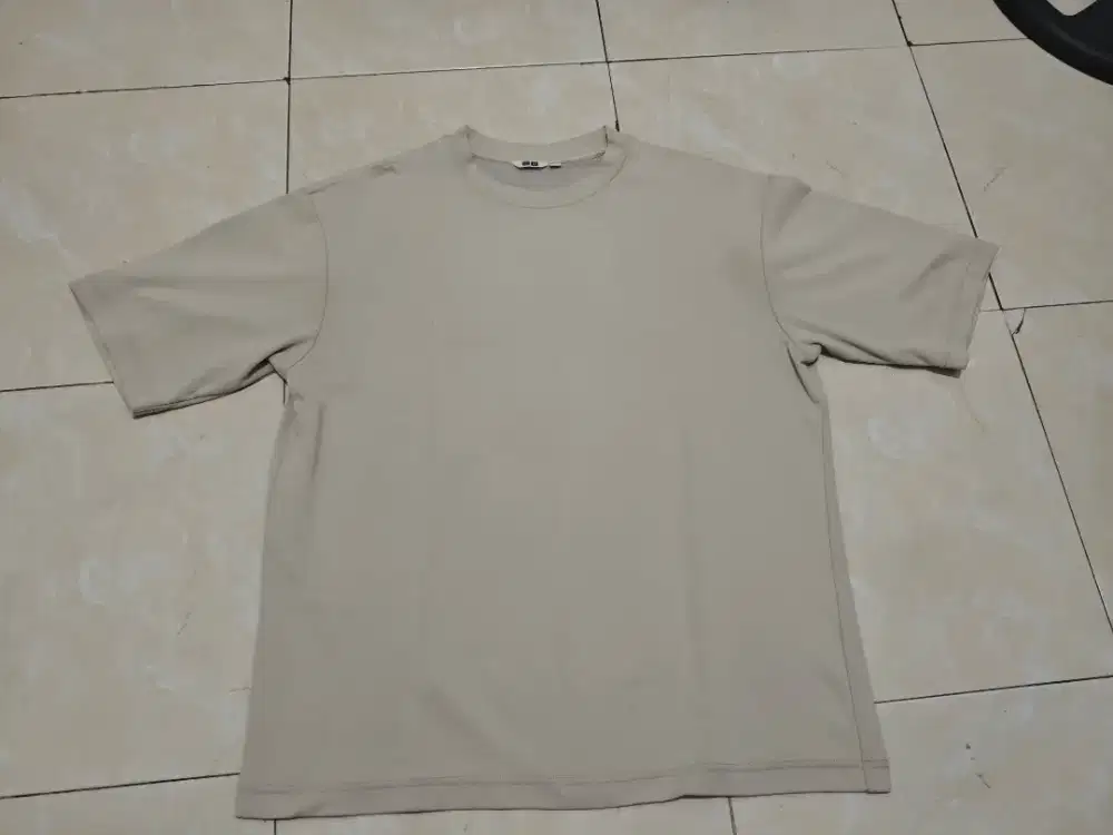 Kaos Uniqlo Original Size XL Kaos Uniqlo Airism Ori Kaos Uniqlo Murah