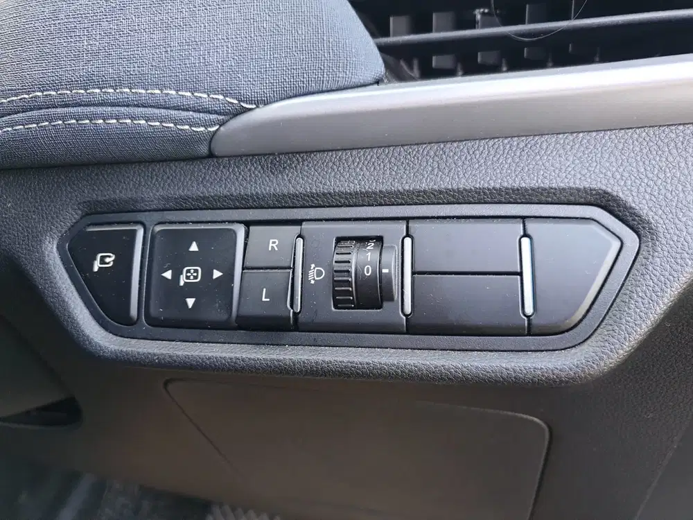 Wuling Almaz 2023 Bensin