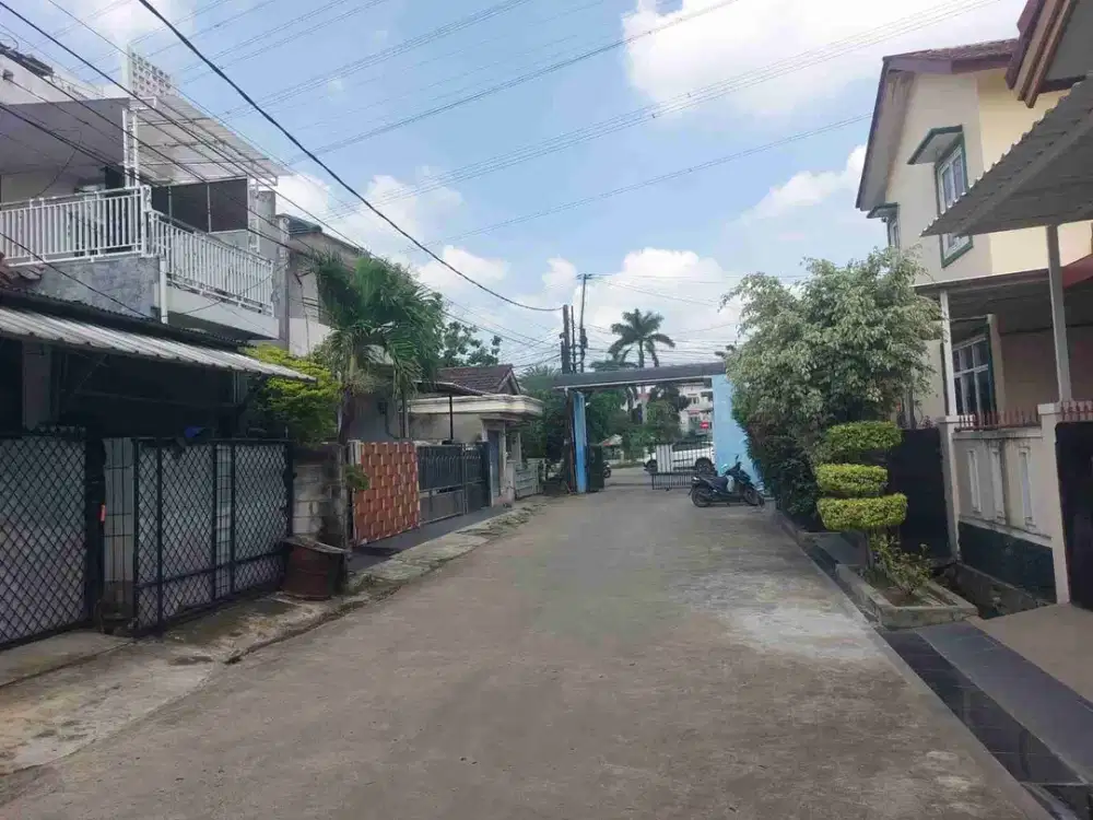 Dijual cepat Rumah 2 lantai di Taman Harapan Baru Bekasi