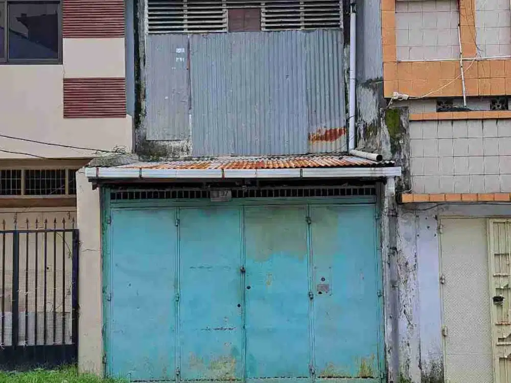 Ruko tengah kota dekat Jalan Irian