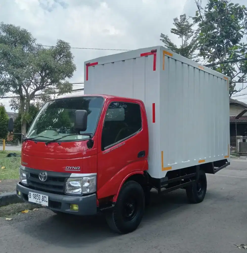BOX 13,5 KUBIK ENGKEL SHORT 2013 TOYOTA DYNA 110 ST