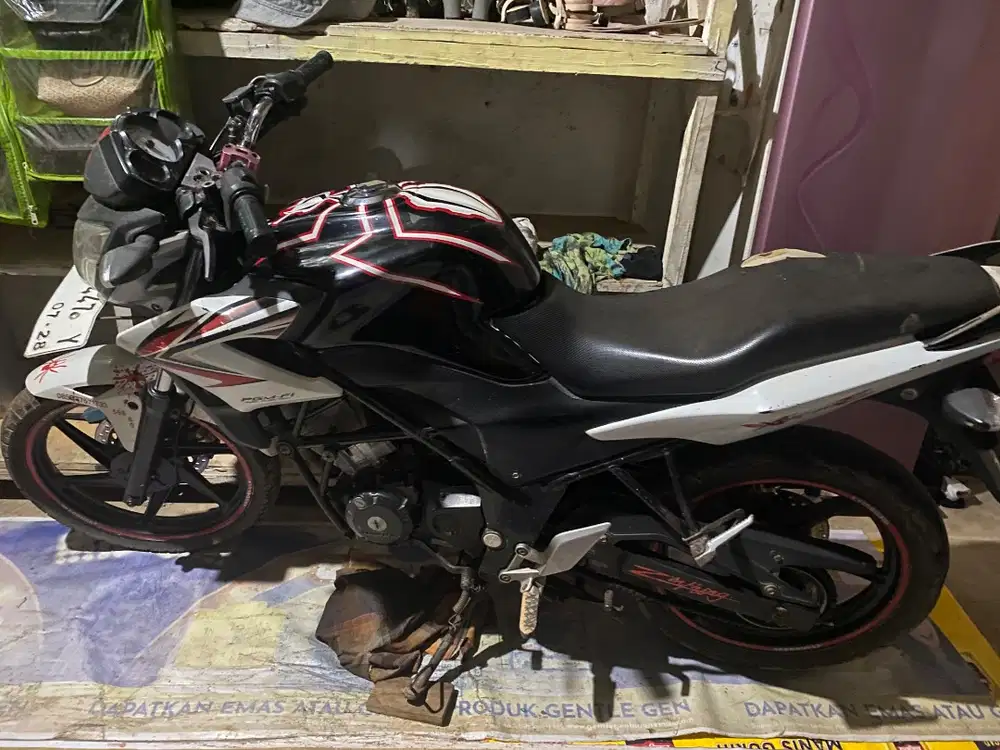 Dijual motor honda cb150r bisa nego dan tanya tanya dulu