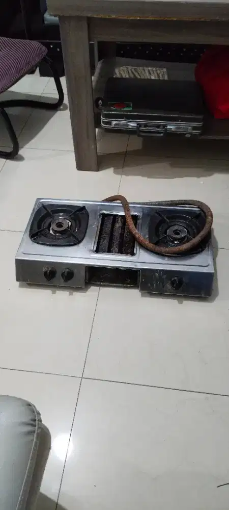 Kompor 2 tungku bekas