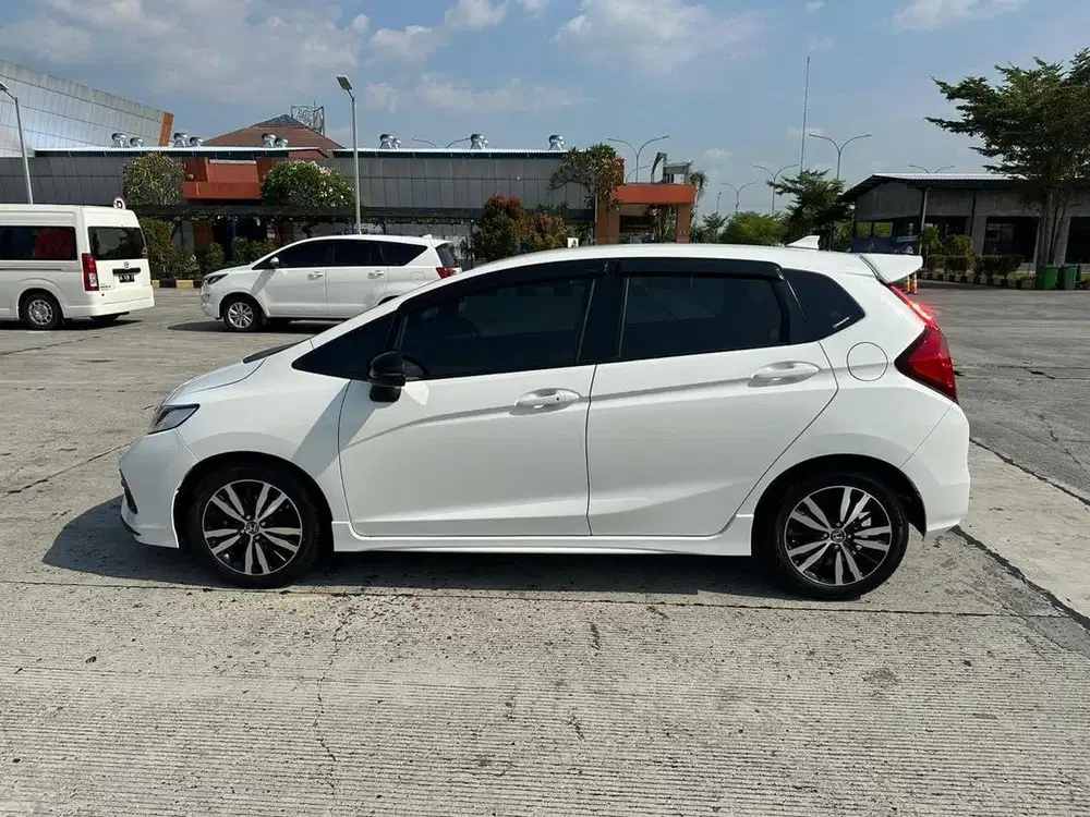 Dijual Honda Jazz RS GK5 2018 CVT Plat N Malang Kota