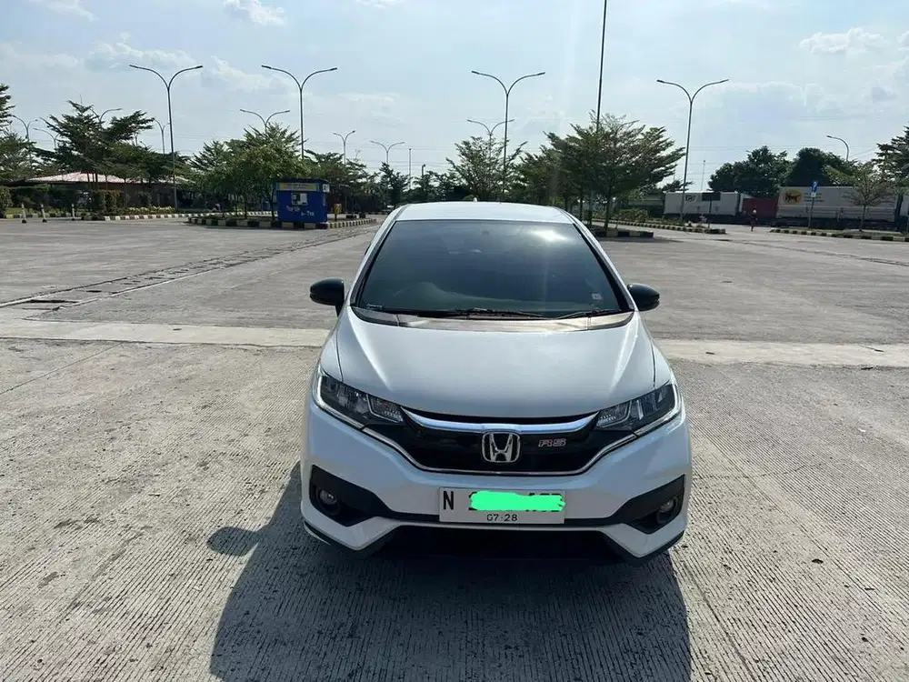 Dijual Honda Jazz RS GK5 2018 CVT Plat N Malang Kota